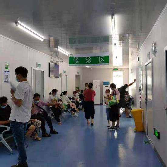 兒科發(fā)熱患者增多  黨員醫(yī)療骨干顯擔當(圖3)