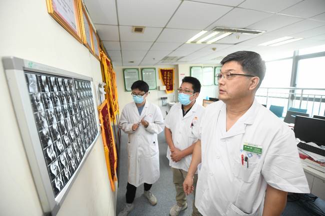 [奮進(jìn)十四五 建功新時代]蕪湖中醫(yī)醫(yī)院骨傷科:六大方向11個亞專科 中西醫(yī)結(jié)合精準(zhǔn)特色治療(圖2)