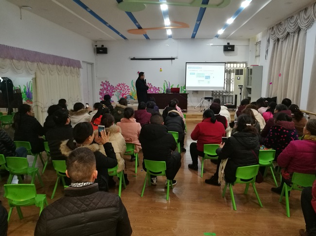 蕪湖市中醫(yī)醫(yī)院行政一支部開展黨員志愿者“流感季節(jié)中醫(yī)特色防治”宣講服務活動(圖1)