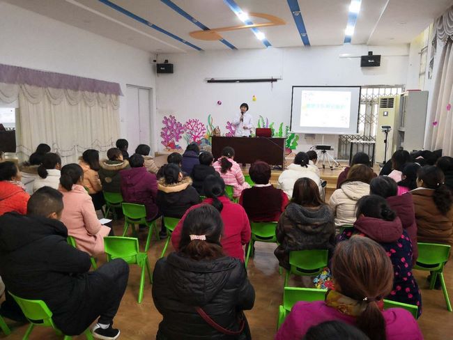 蕪湖市中醫(yī)醫(yī)院行政一支部開展黨員志愿者“流感季節(jié)中醫(yī)特色防治”宣講服務活動(圖2)