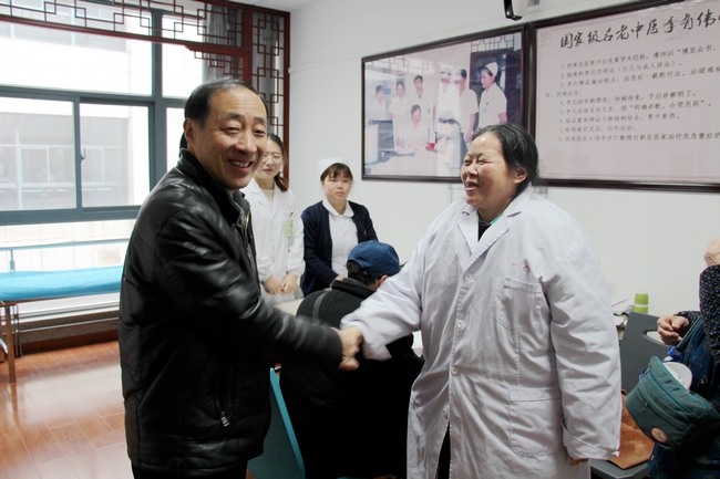 新春伊始，院領(lǐng)導(dǎo)班子慰問(wèn)一線醫(yī)護(hù)職工(圖8)