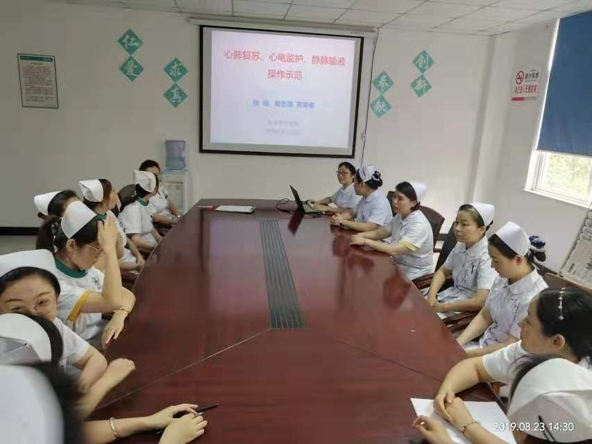 護理部組織市護理技能大賽獲獎護士深入醫(yī)聯(lián)體社區(qū)開展技術(shù)指導(圖2)