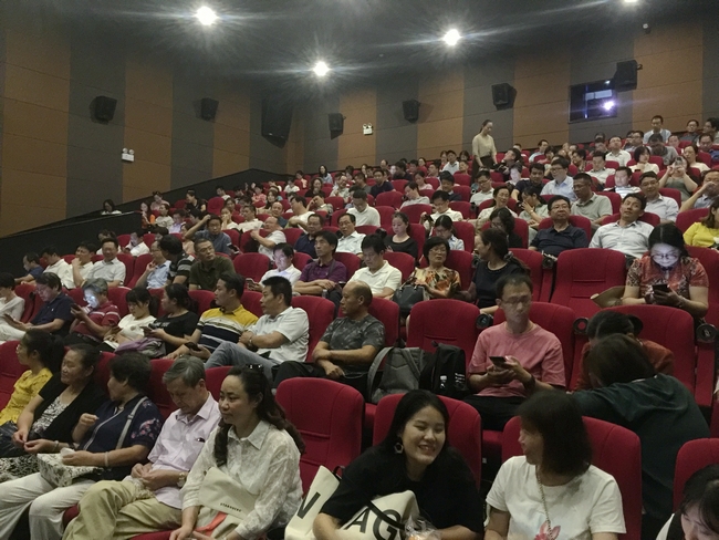 不忘初心、牢記使命——我院組織黨員干部觀看廉政教育電影《黑金危機(jī)》(圖2)