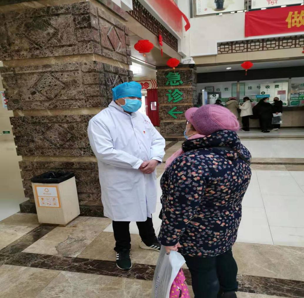 【讓黨旗在防控一線高高飄揚】疫情防控，黨員志愿者在行動！(圖2)