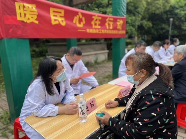 【暖民心在行動】我院口腔科農工黨員參加健康口腔義診活動(圖1)