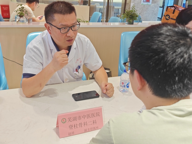 德馨于行 技精于勤｜我院開展醫(yī)師節(jié)大型義診活動走進企業(yè)送健康(圖10)