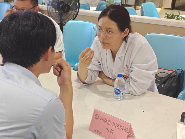 德馨于行 技精于勤｜我院開展醫(yī)師節(jié)大型義診活動走進企業(yè)送健康(圖9)